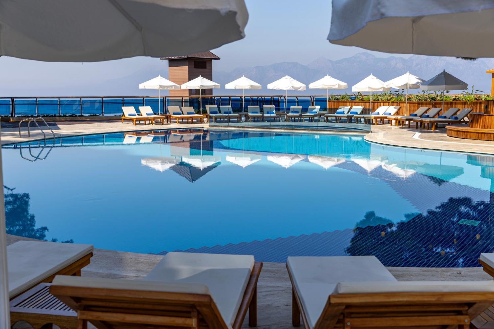 Delta Hotels By Marriott Antalya Lara - Adult Only Bagian luar foto