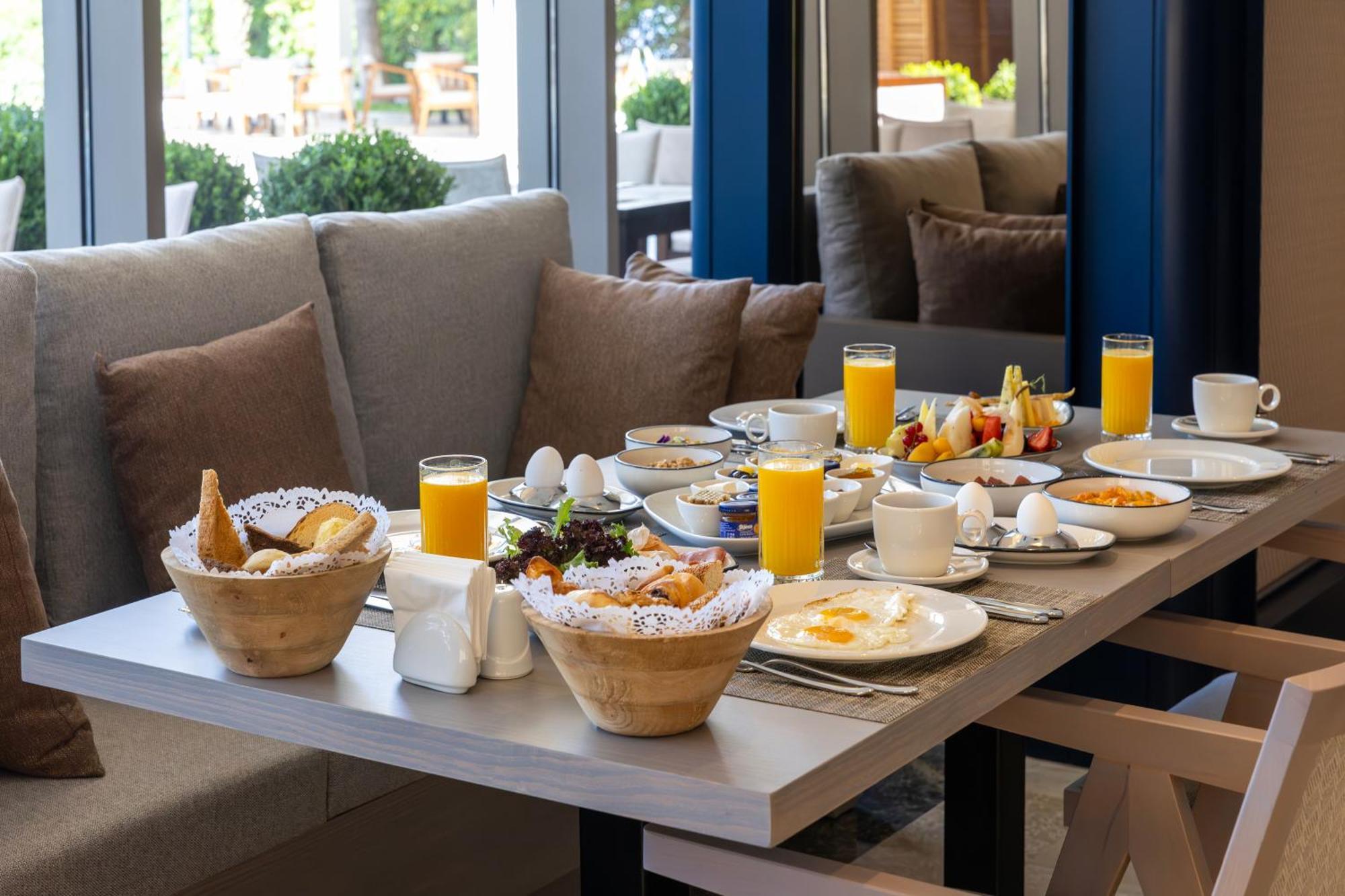 Delta Hotels By Marriott Antalya Lara - Adult Only Bagian luar foto